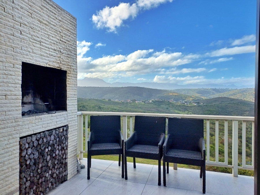 4 Bedroom Property for Sale in Avonddans Western Cape